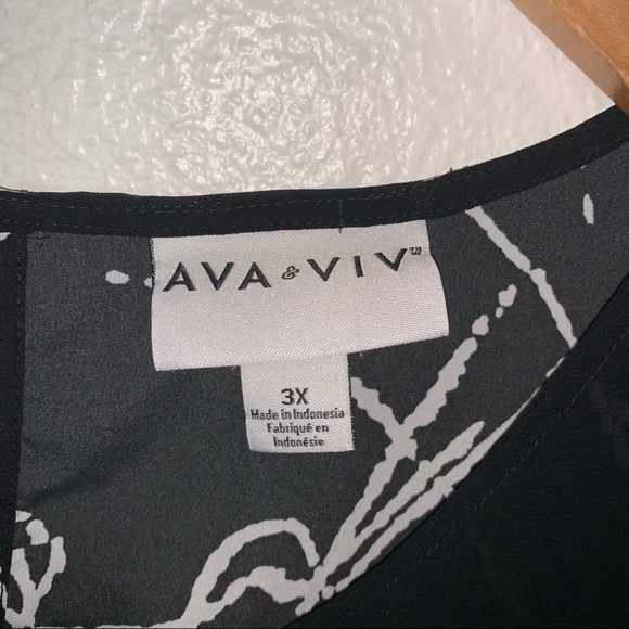 Ava & Viv (3X) Black Short Sleeve Blouse - Picture 4 of 4